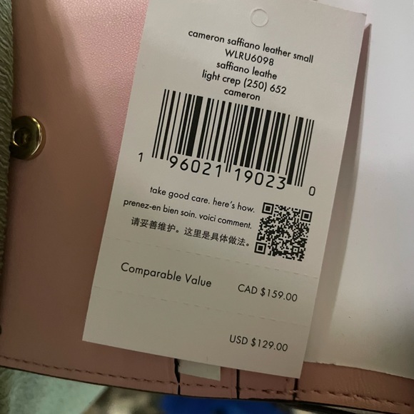 Small KATE Spade wallet with tags, - Picture 3 of 3